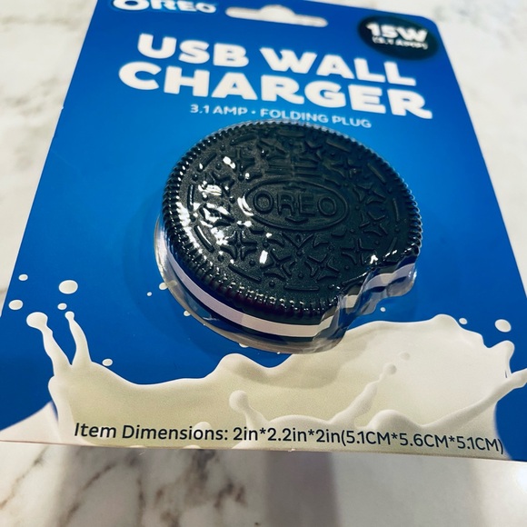 NWT! USB Wall charger with Oreo cookie shape. - Picture 3 of 7